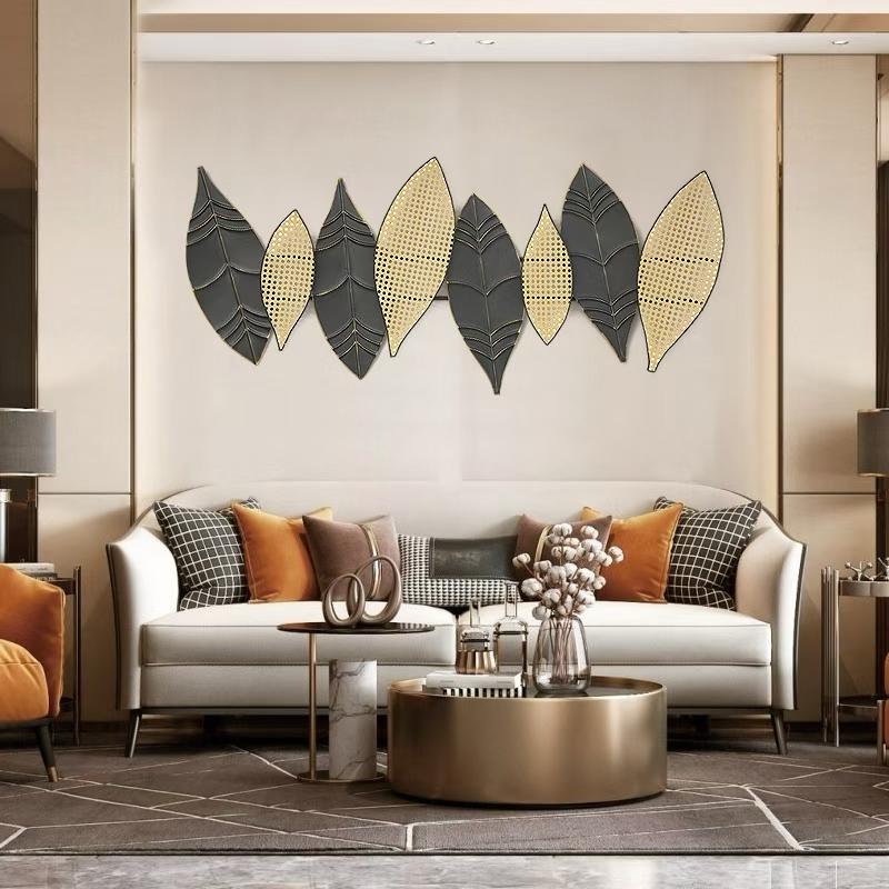 لوحة جدارية معدنية بتصميم أوراق الشجر باللونين الأسود والذهبي - ديكور فاخر عصري من الهلال هوم