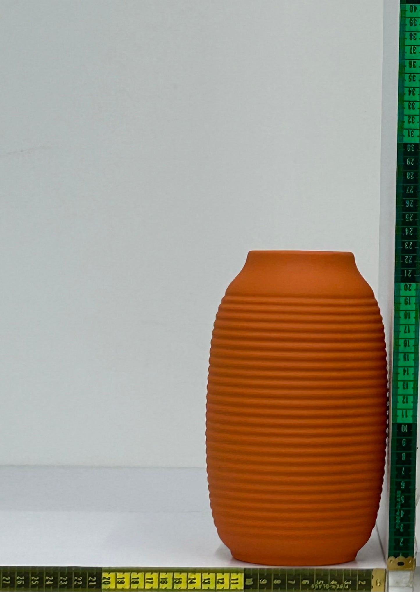 فازة ديكور خزفية بألوان متعددة