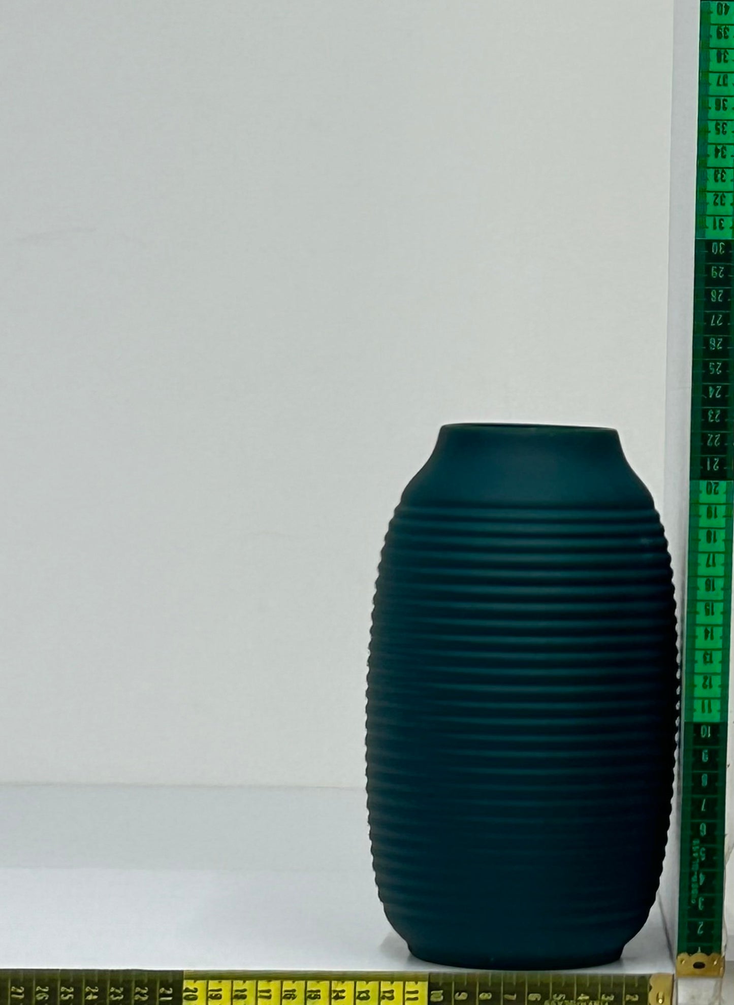 فازة ديكور خزفية بألوان متعددة