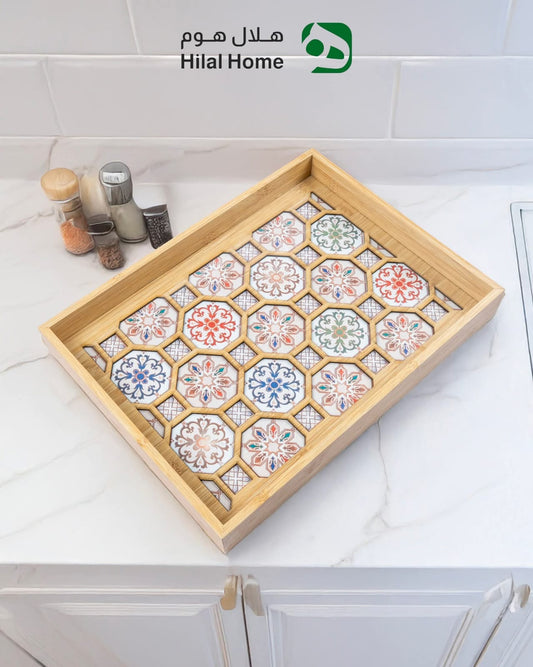 صينية تقديم خشبية بزخارف سداسية ملونة – أناقة مستوحاة من التراث قطعتين بقاعدة زجاجية