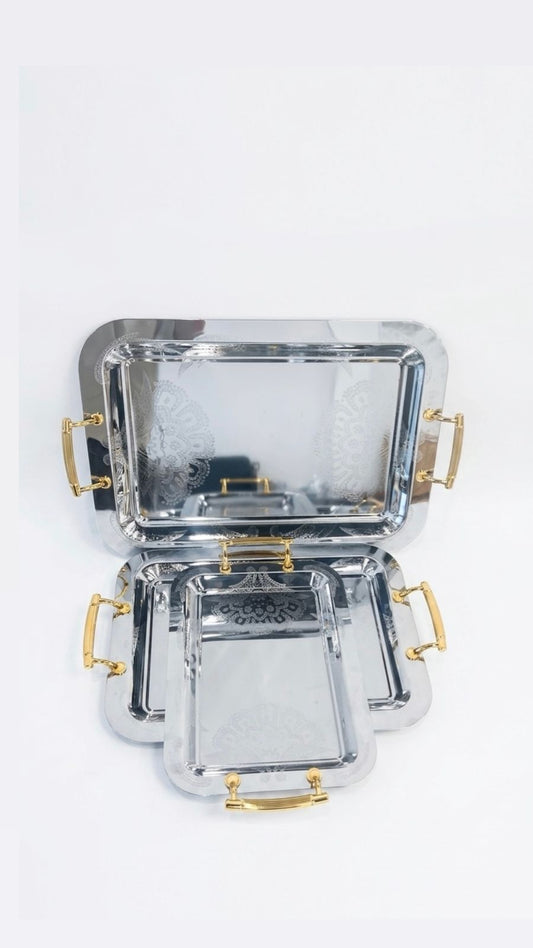 طقم صواني تقديم فضية فاخرة بمقابض ذهبية – تصميم عصري راقٍ